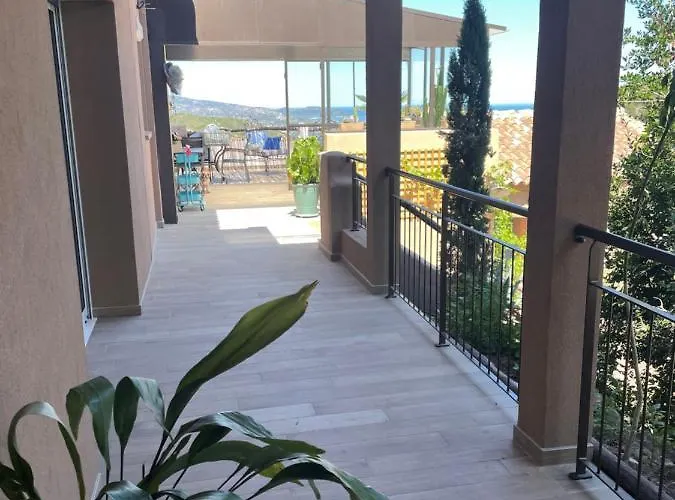 Maison & Piscine Privee Vue Panoramique Tres Calme Independant *