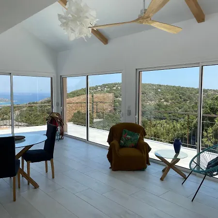 펜션 Maison & Piscine Privee Vue Panoramique Tres Calme Independant *